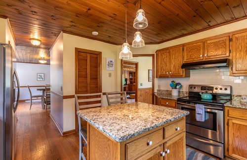 Jefferson Casa | Riverbank Retreat - Hot Tub, Game Room, & Fantastic River Access
