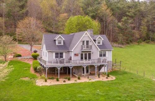 Jefferson Casa | Riverbank Retreat