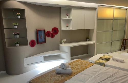 Kampung Surabaya Apartamento | Riverbank Suites 805
