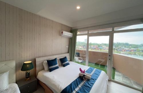 Kampung Surabaya Apartamento | Riverbank suites waterfront