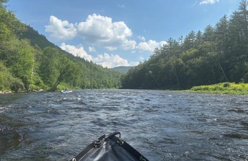 Charlemont Apartamento | Riverbend berkshire east basecamp