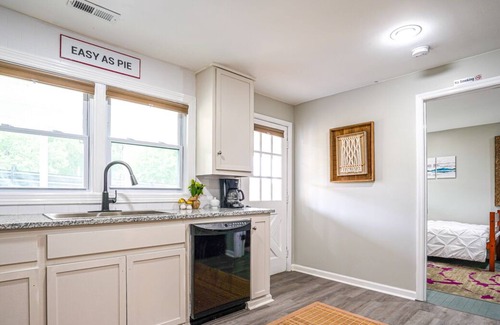 Laceys Spring Apartamento | Riverbend Condo B - Private and sleeps 4