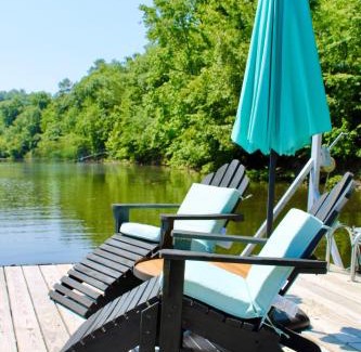 Crane Hill Casa | Riverbend Ranch for Family Fun on Smith Lake! Dogs welcome!