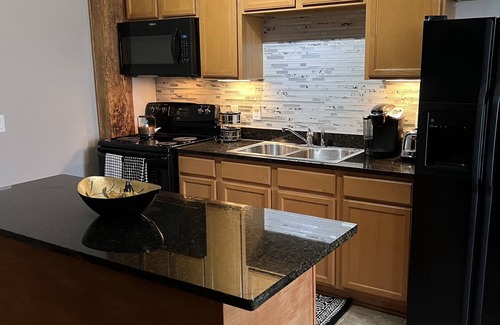 Historic Downtown Racine Condominio | Riverbend Retreat Dwntn Racine
