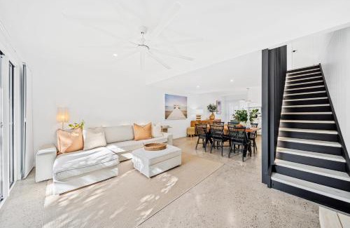 Noosa Heads Apartamento | Riverbreeze - Close to Hastings 3 bed AC Pool