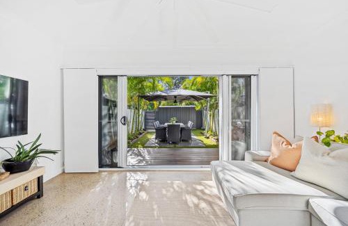 Noosa Heads Apartamento | Riverbreeze - Close to Hastings 3 bed AC Pool