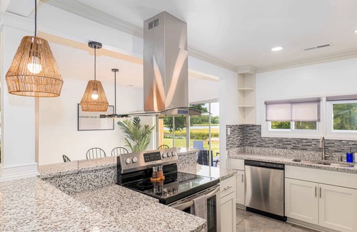Portsmouth Casa | Rivercrest Retreat / River Front / 3 bed 2 bath