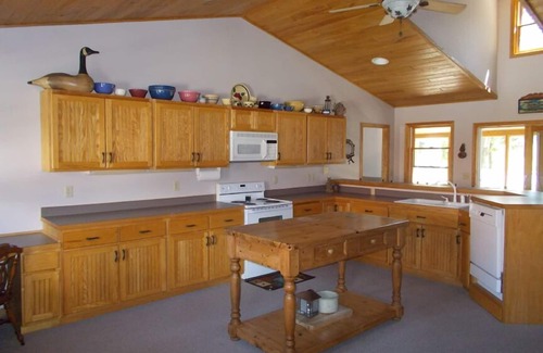 Manistique Casa | RIDERDALE HIDEAWAY: ¡Fechas de otoño ABIERTAS!