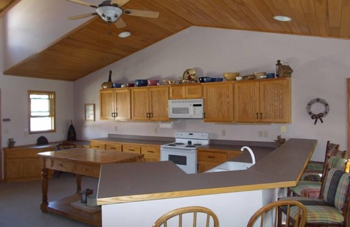 Manistique Casa | RIDERDALE HIDEAWAY: ¡Fechas de otoño ABIERTAS!