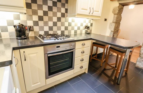 Rhuddlan Cabaña | RIVERDALE, pet friendly, character holiday cottage in Rhuddlan