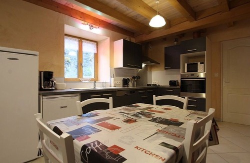 Saint-Julien-des-Chazes Cabaña | Casa rústica sobre el río Allier con vista panorámica y todas comodidades incluidas