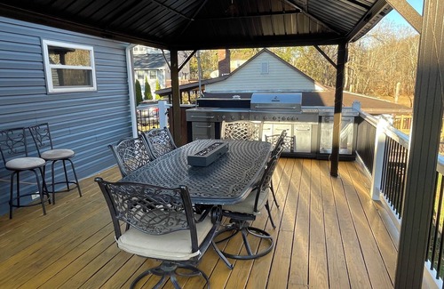 Martins Creek Casa | Riverfront 3-bedroom house