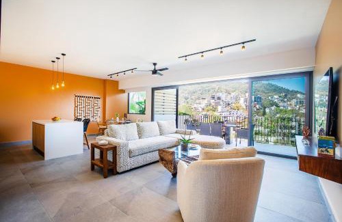 El Caloso Casa | Riverfront 3BR at Oasis | 2 Pools, Gym & Bar