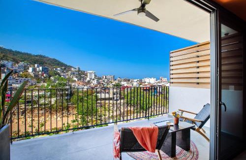El Caloso Casa | Riverfront 3BR at Oasis | 2 Pools, Gym & Bar