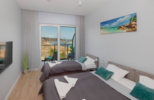 Dziwnow Apartamento | Riverfront Apartment by Renters