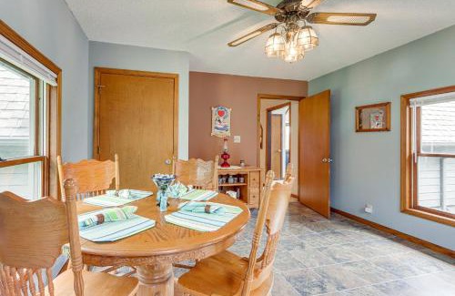 Treece Casa | Riverfront Baxter Springs Home with Deck and Grill!