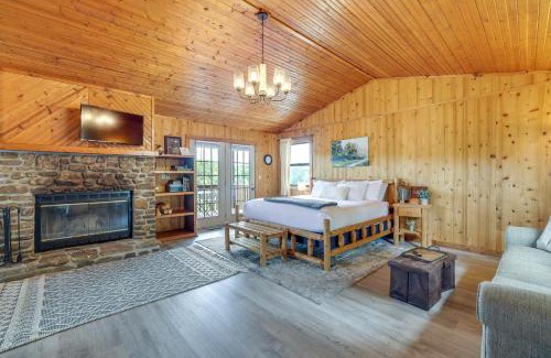 Berryville Casa | Riverfront Berryville Cabin with Grill and Fireplace!