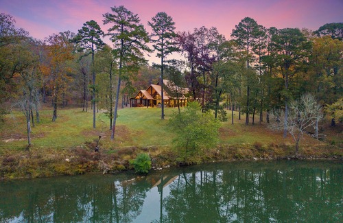 Golden Cabina | Riverfront Cabin-160 acres/Mtn & River Views!Hiking &ATV Trails!Kayaks Provided!