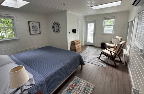 Hampden Cabaña | Riverfront Cabin in Hampden