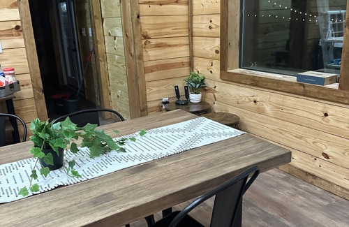 Golden Cabina | Riverfront Cabin Located directly on Glover River sleeps 12+