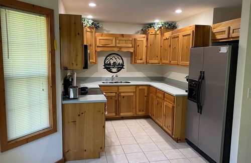 Hiawassee Cabina | Riverfront Cabin! Mountain Views, Pool, Hot Tub, Fishing, Tubing, Fire Pit, WIFI