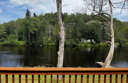 Crystal Falls Cabina | Riverfront Cabin #2.