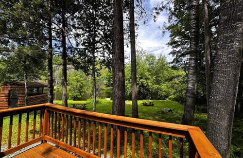 Crystal Falls Cabina | Riverfront Cabin #8.
