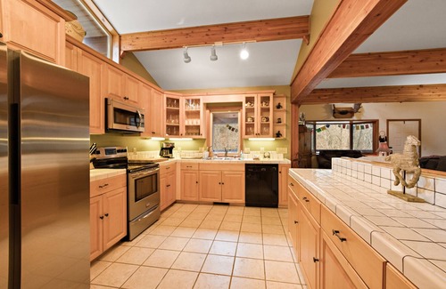 Boone Cabina | Riverfront Cabin with Hot Tub and Game Room