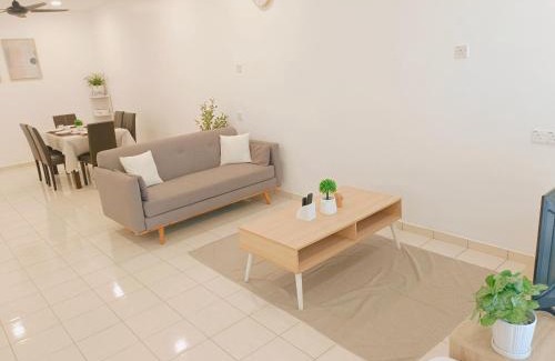 Telok Casa | Riverfront City, Up to 8 Pax, 3 Bedrooms, 2 Bathrooms, 2 Car Park by Star Home