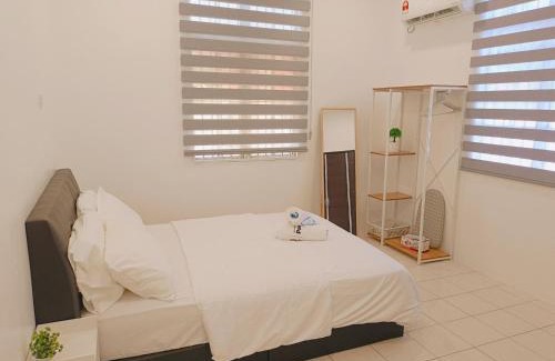 Telok Casa | Riverfront City, Up to 8 Pax, 3 Bedrooms, 2 Bathrooms, 2 Car Park by Star Home