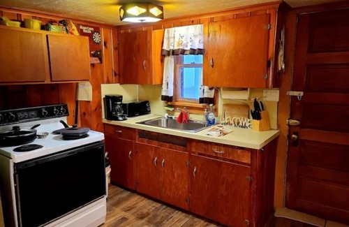 Gouldsboro Cabaña | Riverfront cottage. Hiking, fishing, relaxing, pet friendly !