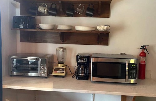 Zanesville Casa | Riverfront - Cozy Loft Cottage