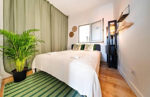 Santo Estevao Apartamento | Riverfront Elegance 41br Spacious Retreat