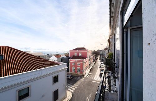 Santo Estevao Apartamento | Riverfront Elegance 41br Spacious Retreat