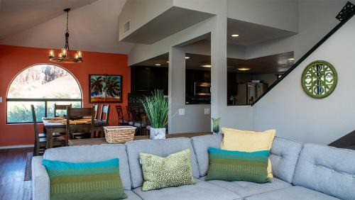 Parker Strip Casa | Riverfront Escape with dock