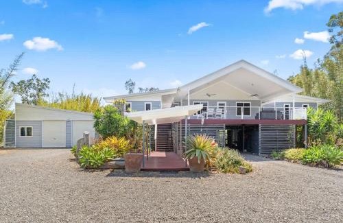 Pacific Haven Casa | Riverfront Family Haven