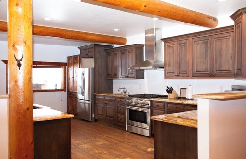 North Fork Cabina | Riverfront, Fishing, Kayaking, Hot Tub, Pickleball at River's Fork Lodge