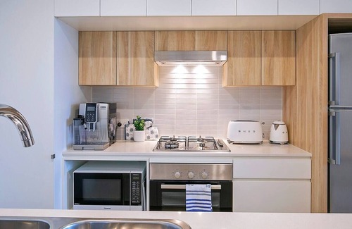 Hamilton Apartamento | Riverfront Flow Poolside and Portside in Hamilton