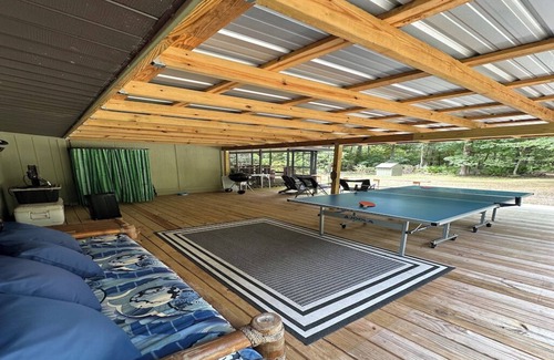 High Springs Casa | Riverfront Forest Retreat - Near Springs & UF! 3BR/2BA on the Santa Fe River!