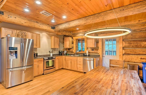 Gold Bar Cabina | ¡NUEVO! Inicio de registro personalizado frente al río cerca de Stevens Pass!