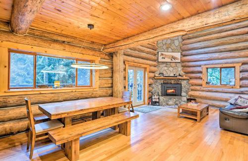 Gold Bar Casa | Riverfront Gold Bar Log Cabin Near Stevens Pass!