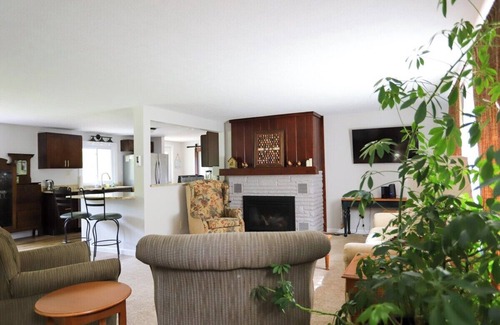 Mayfield Casa | Riverfront Haven with Hot Tub and Dock