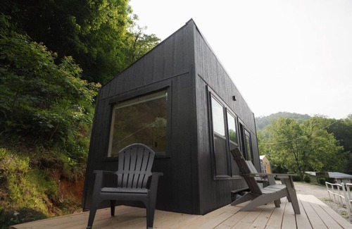 Sylva Casa | Riverfront, Hiking, Fishing, 20 min to Smoky Mtns