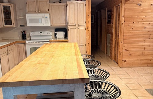 Branford Casa | Riverfront home in Branford on the Sante Fe and access to the Ichetucknee!