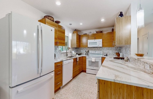 Harbour Heights Casa | Riverfront home near downtown with dolphin sightings, private dock & home office