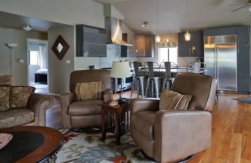 South Fork Casa | Riverfront Home on the Rio Grande w/ Great Kitchen, WiFi & Washer/Dryer