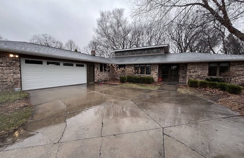 Appleton Casa | EAA riverfront retreat