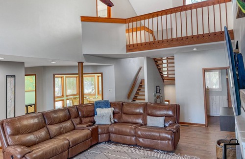 Richmond Hill Casa | Riverfront Home w/ Private Dock & Three Porches!