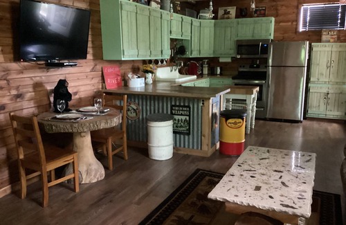 Grass Creek Casa | Riverfront house on the Tippecanoe River- Boo - Boo’s den - lower level