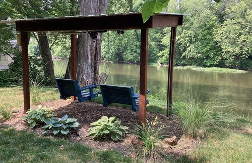 Grass Creek Casa | Riverfront house on the Tippecanoe River- Boo - Boo’s den - lower level
